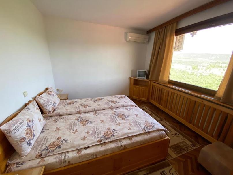 Hotel Comfort Veliko Tarnovo Luaran gambar